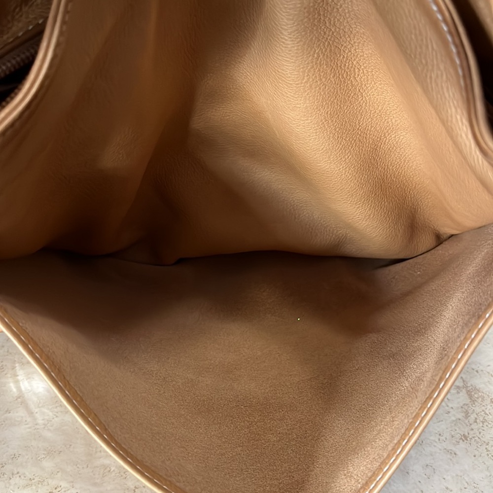 Libaire leather crossbody bag made in USA - Picture 4 of 6